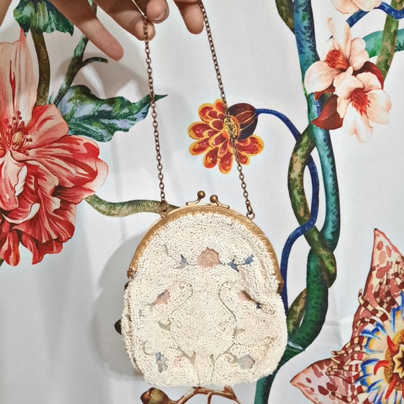 ~{Vintage}~ Mini beaded and embroidered  change purse. - Picture 3 of 9